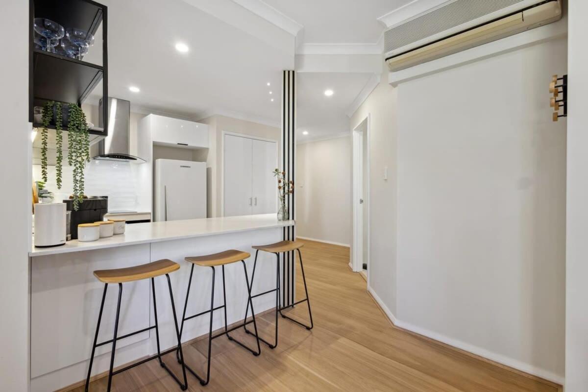 Apartment Jolly On James- 2bdr *