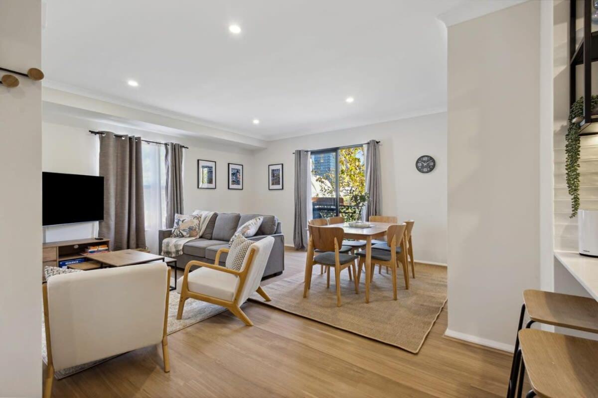 Apartment Jolly On James- 2bdr