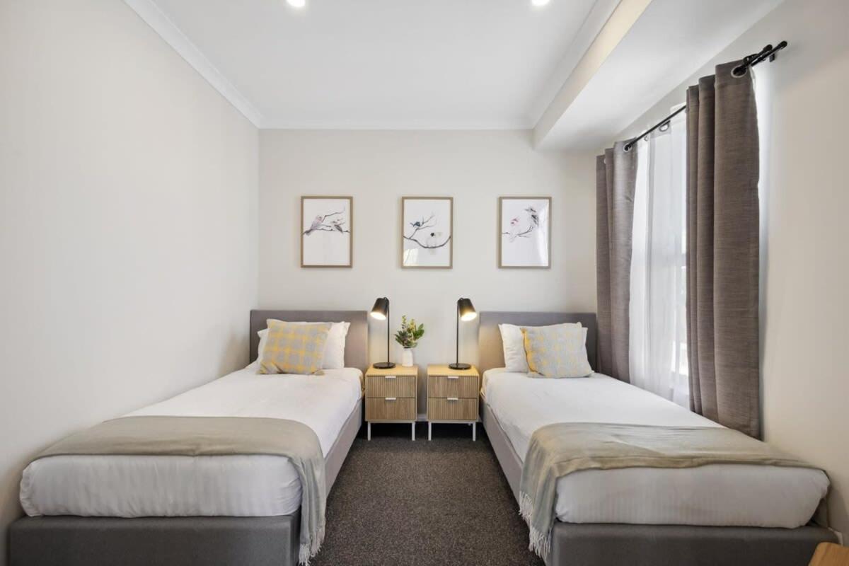 Apartment Jolly On James- 2bdr *